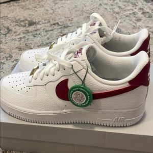 Mens Nike Air Force 1 size 8. Brand new.